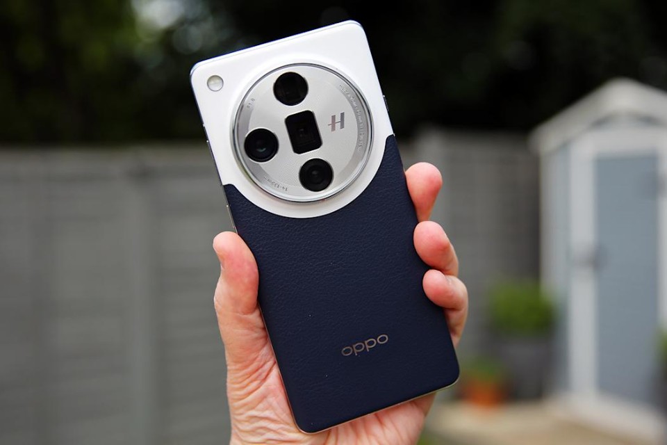 Lộ diện OPPO Find X9 Ultra: Pin khủng 7000mAh, camera 200MP, nâng cấp đột phá về nhiếp ảnh